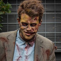 Zombie op versiertoer in Amsterdam
